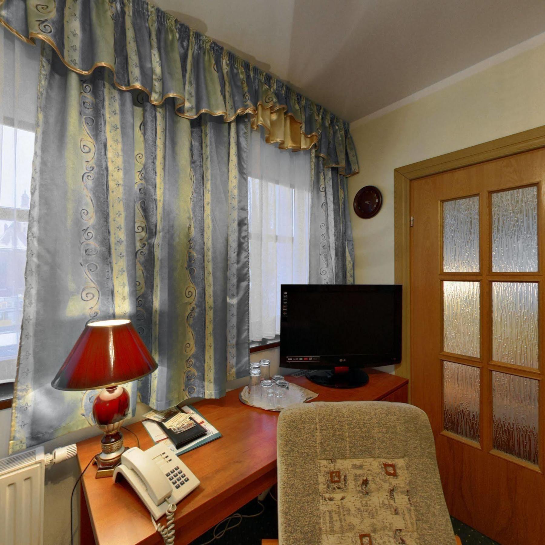Hotel Restauracja Podzamcze Szczecin Dış mekan fotoğraf