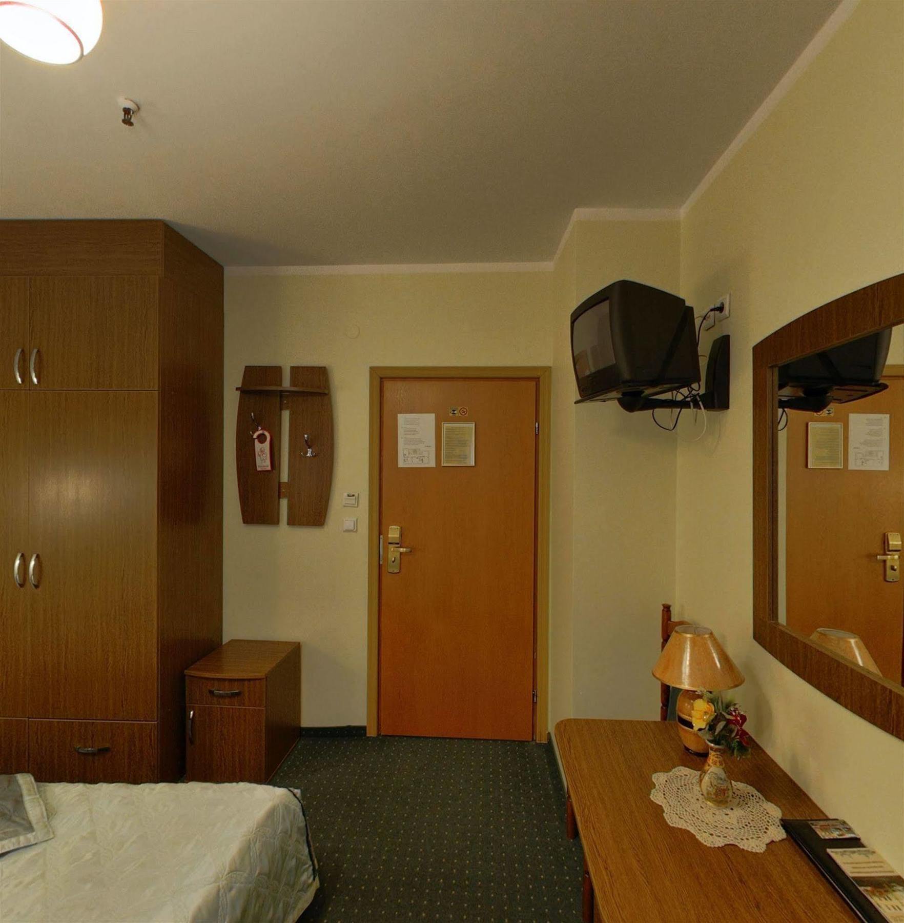 Hotel Restauracja Podzamcze Szczecin Dış mekan fotoğraf